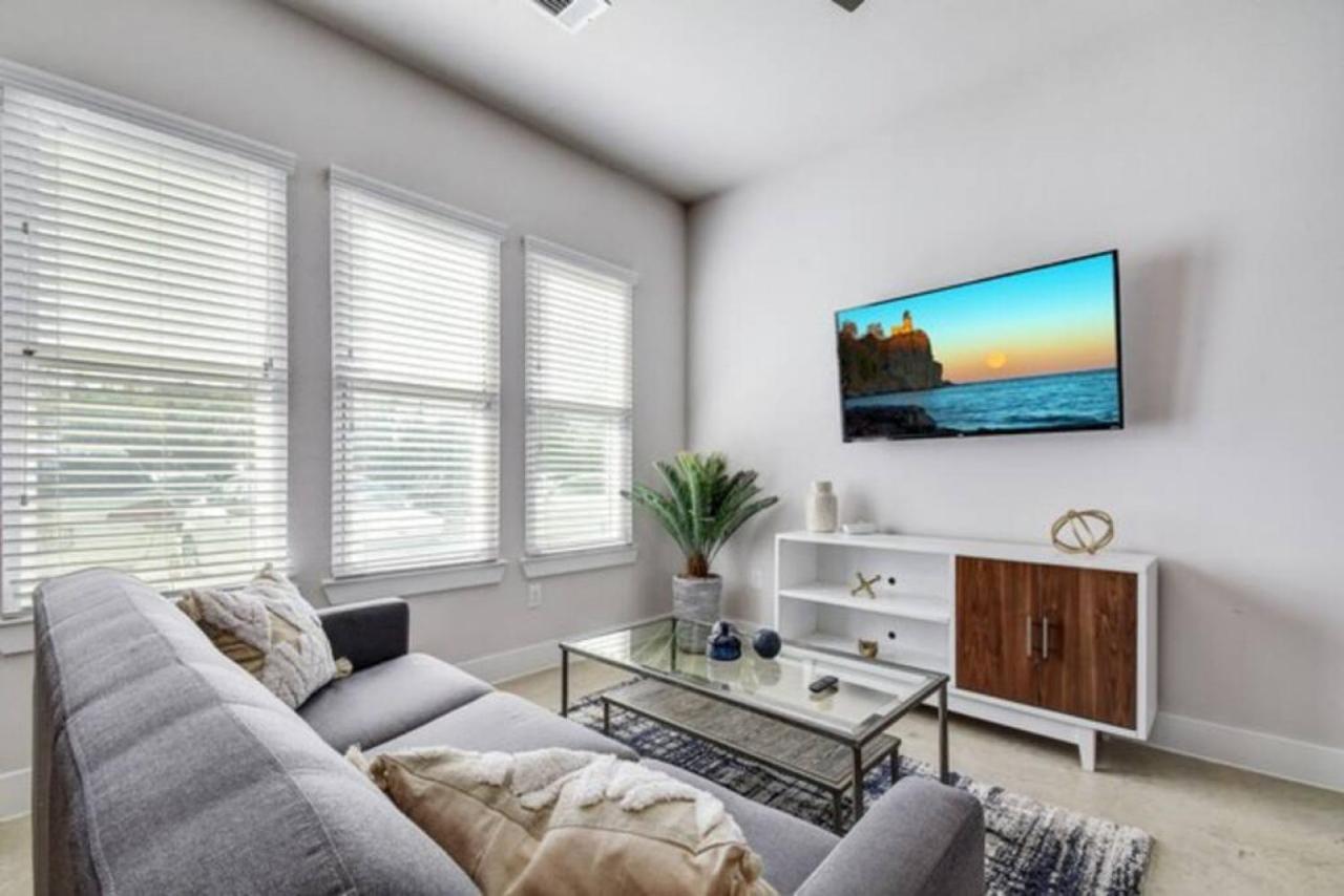 Vibrant Downtown Studio Wifi Pool Gym Σαν Αντόνιο Εξωτερικό φωτογραφία