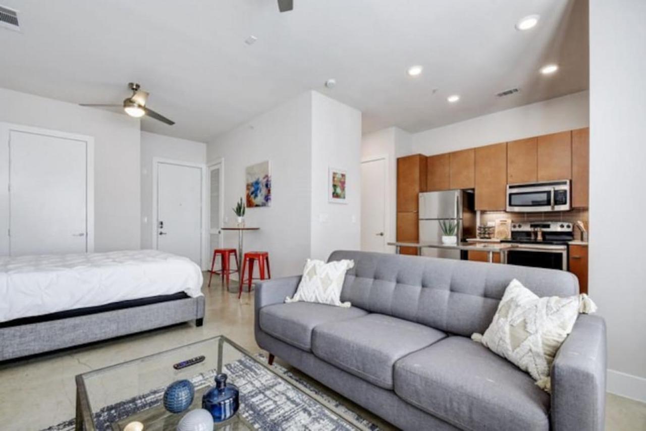Vibrant Downtown Studio Wifi Pool Gym Σαν Αντόνιο Εξωτερικό φωτογραφία